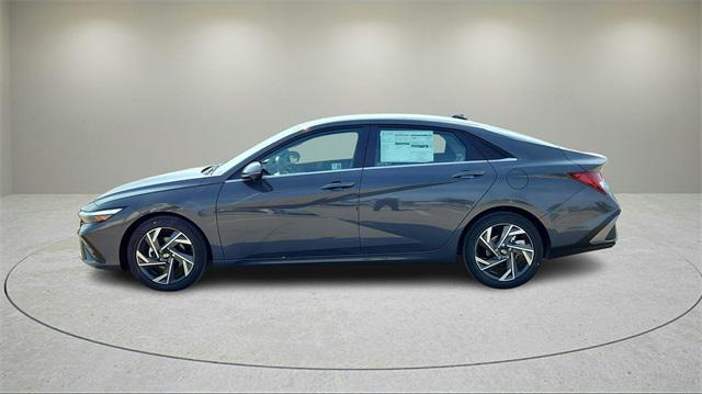 new 2024 Hyundai Elantra car, priced at $27,654