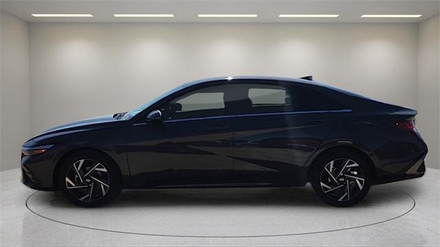 new 2025 Hyundai Elantra car, priced at $27,275