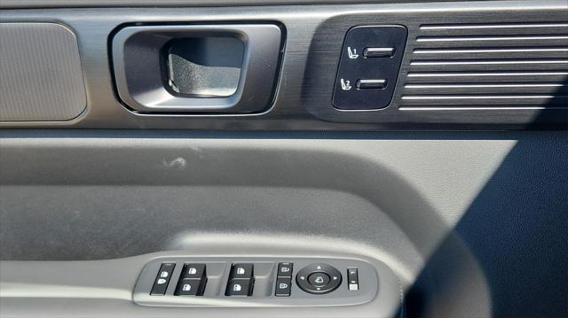 new 2025 Hyundai Santa Fe car, priced at $47,236