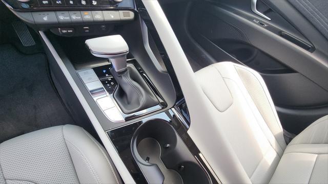 new 2025 Hyundai Elantra car, priced at $27,947