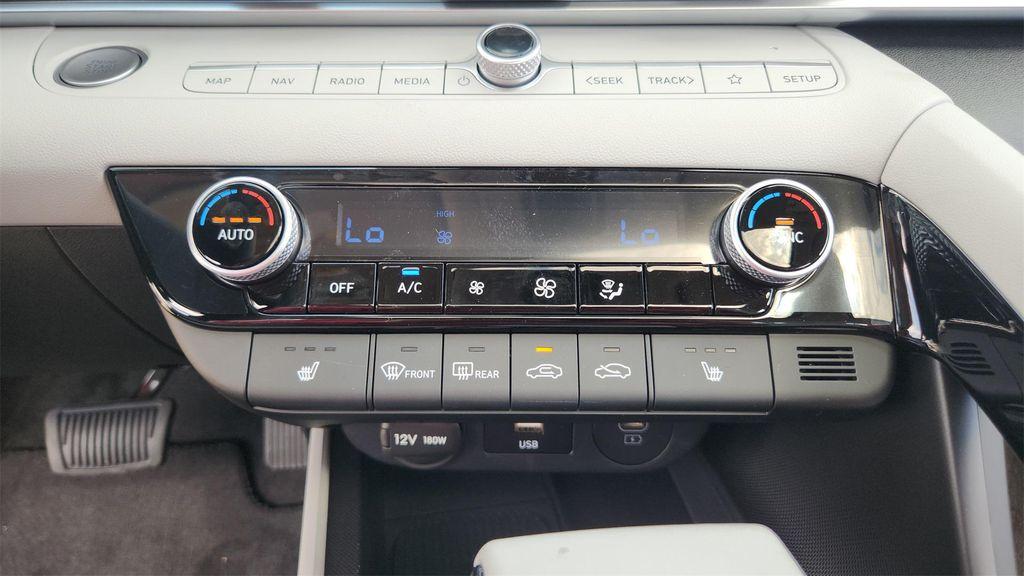 new 2025 Hyundai Elantra car, priced at $27,993