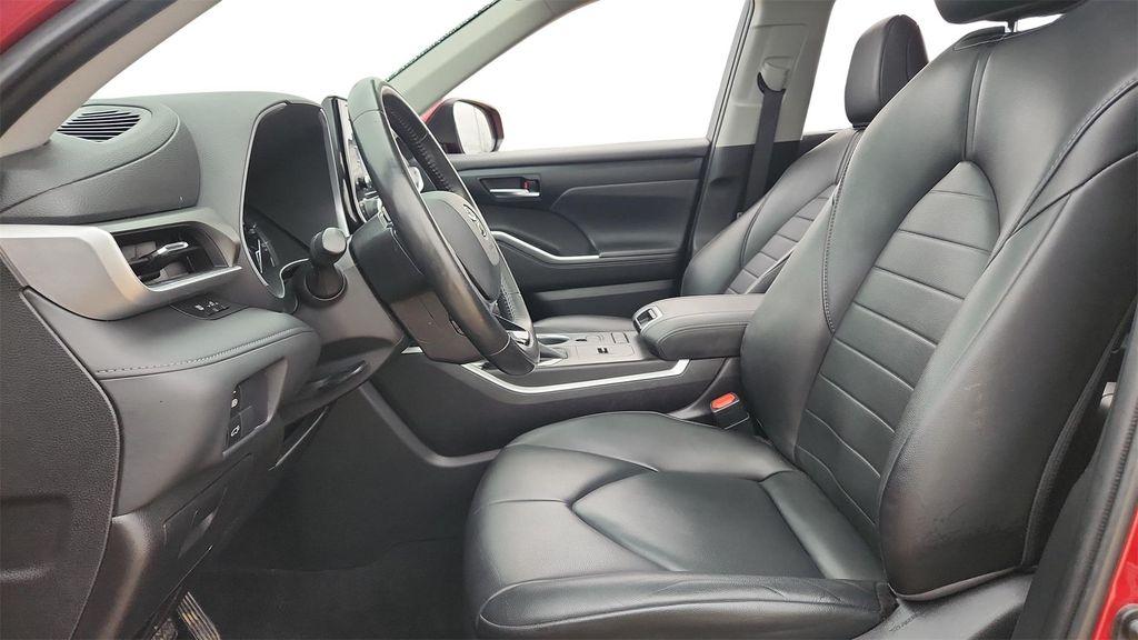 used 2020 Toyota Highlander car, priced at $24,430