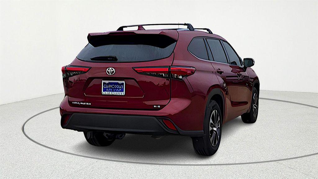 used 2020 Toyota Highlander car, priced at $24,430