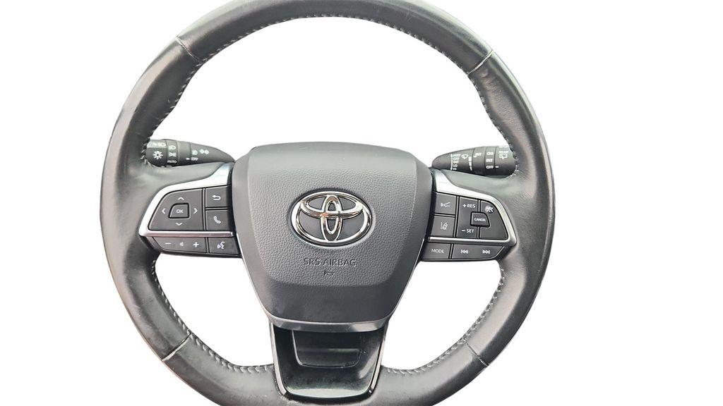 used 2020 Toyota Highlander car, priced at $24,430