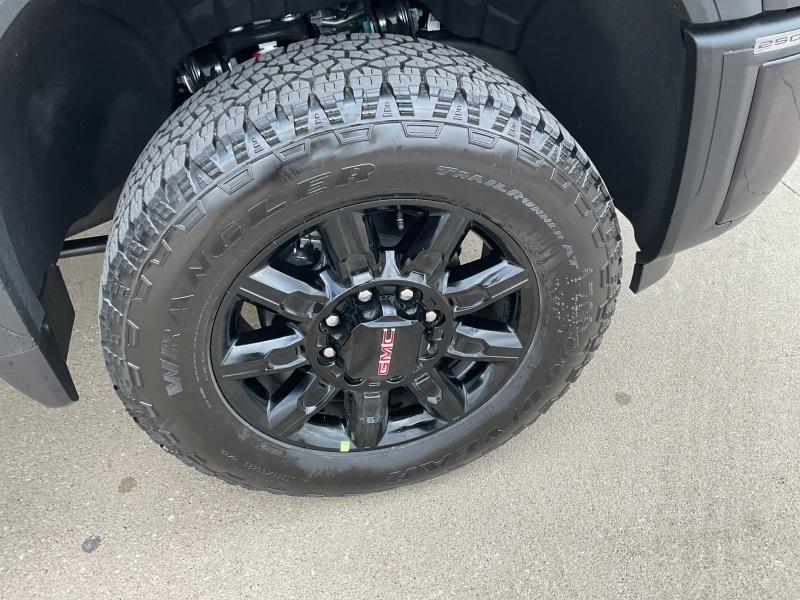 new 2025 GMC Sierra 2500 car, priced at $77,624