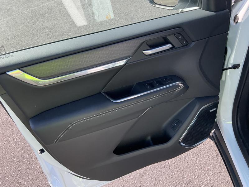 new 2025 GMC Acadia car, priced at $47,930