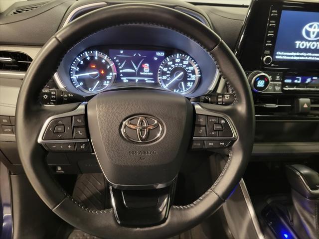 used 2021 Toyota Highlander car, priced at $34,500
