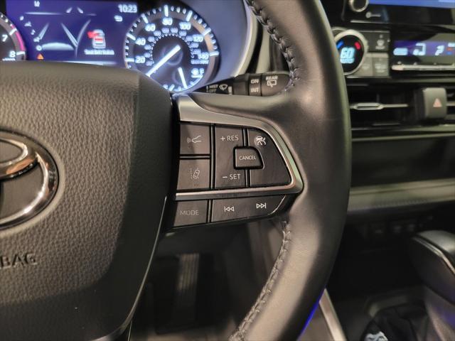 used 2021 Toyota Highlander car, priced at $34,500