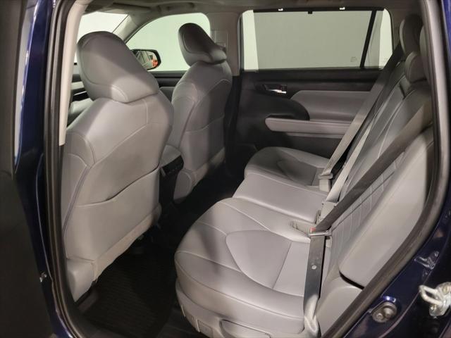 used 2021 Toyota Highlander car, priced at $34,500