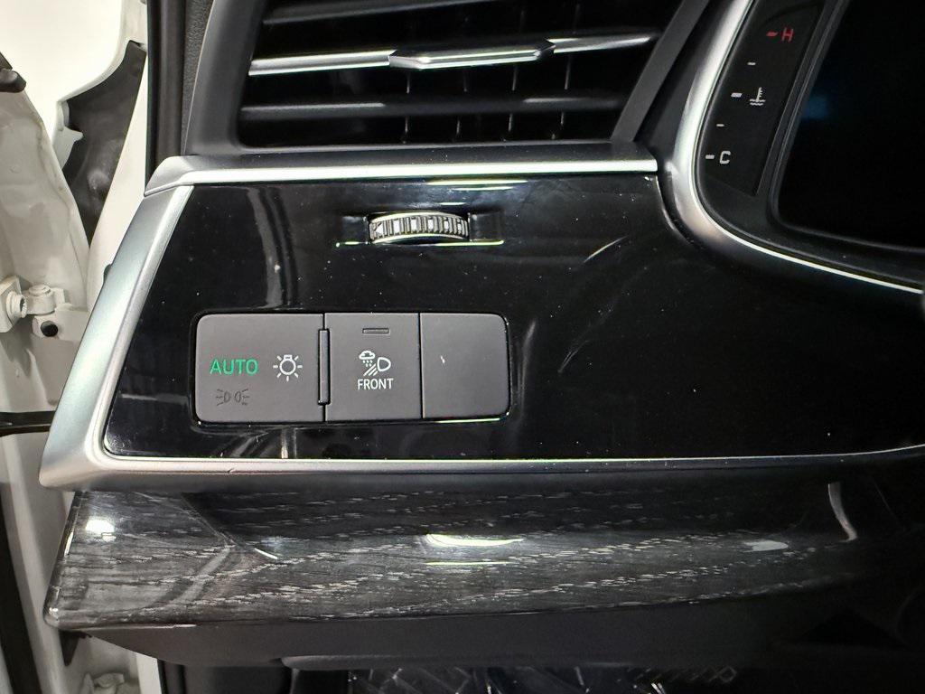 used 2024 Audi Q7 car, priced at $41,699