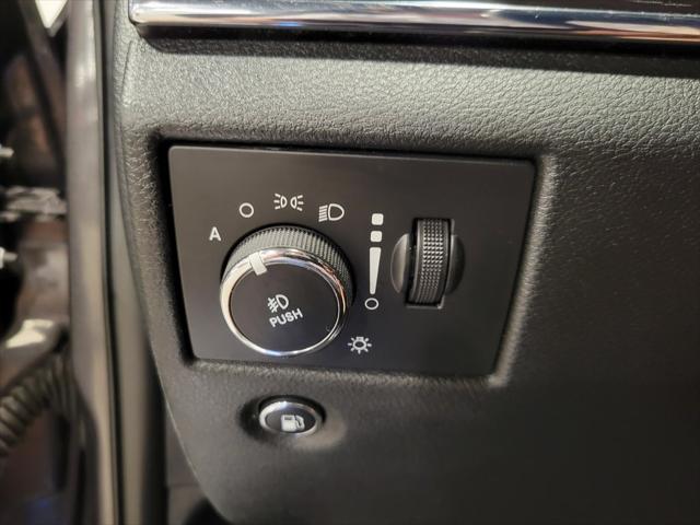 used 2015 Jeep Grand Cherokee car, priced at $17,995