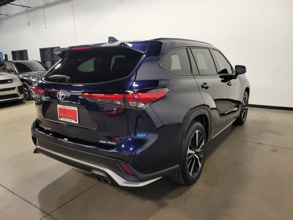 used 2022 Toyota Highlander car, priced at $38,600