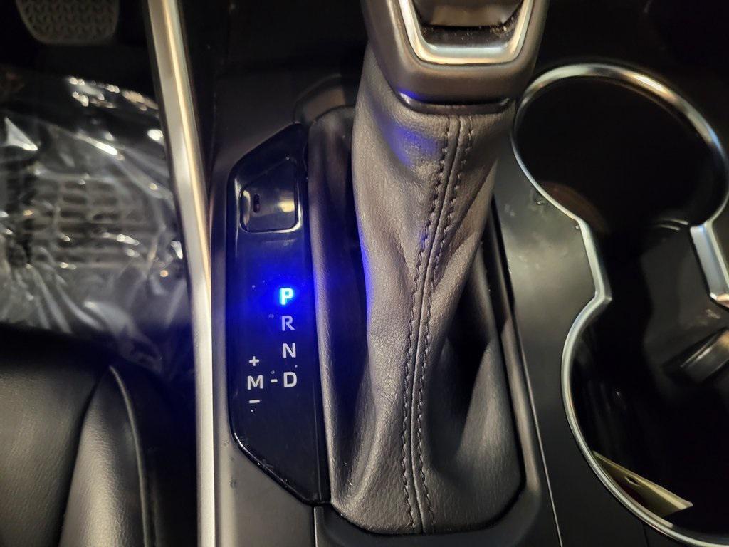 used 2022 Toyota Highlander car, priced at $38,600