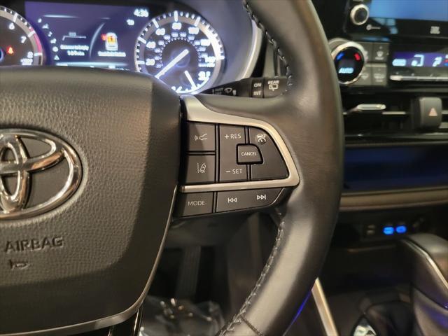 used 2022 Toyota Highlander car, priced at $39,599