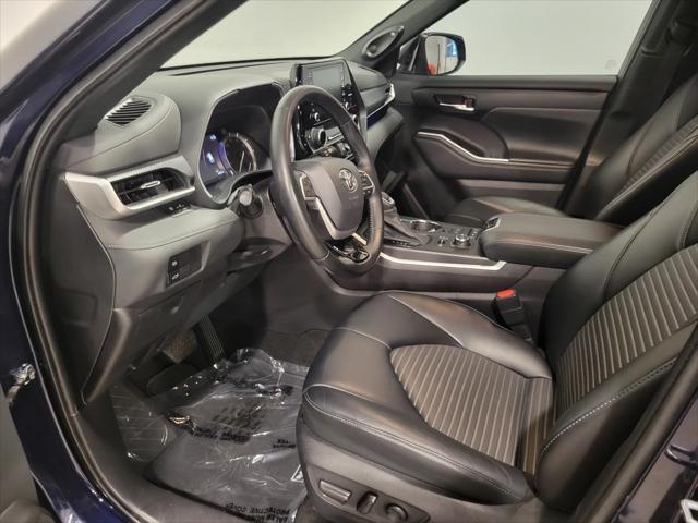 used 2022 Toyota Highlander car, priced at $39,599