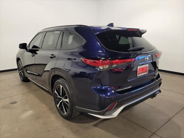 used 2022 Toyota Highlander car, priced at $39,599