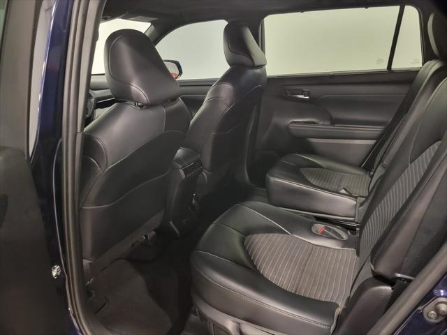 used 2022 Toyota Highlander car, priced at $39,599