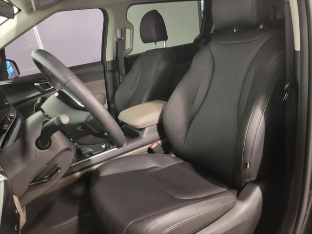 used 2025 Kia Carnival car, priced at $38,895