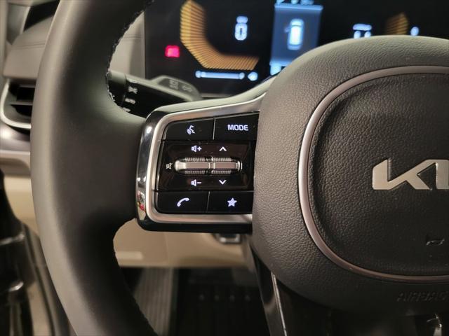 used 2025 Kia Carnival car, priced at $38,895