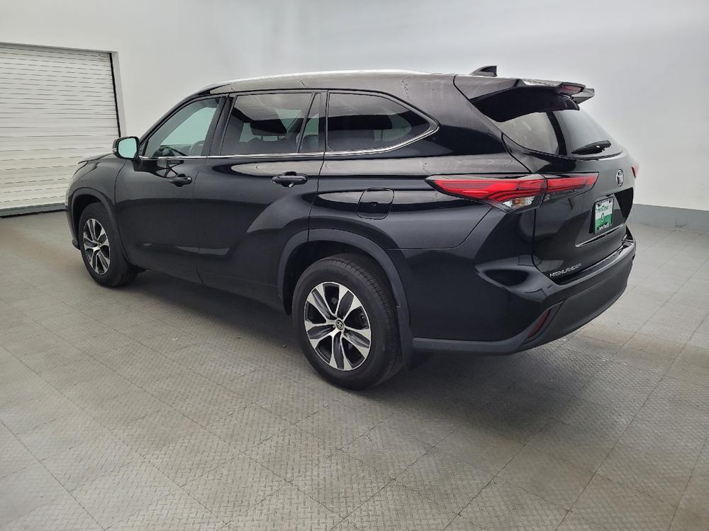 used 2021 Toyota Highlander car, priced at $26,795