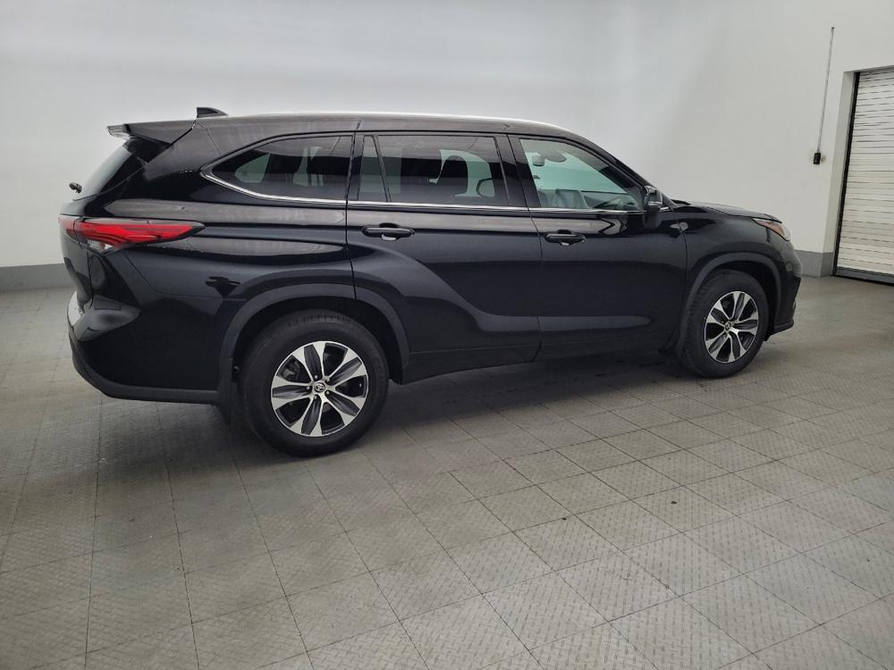 used 2021 Toyota Highlander car, priced at $26,795