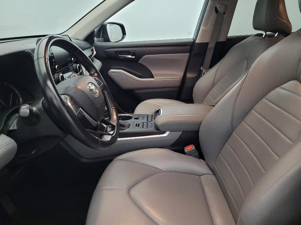 used 2021 Toyota Highlander car, priced at $26,795