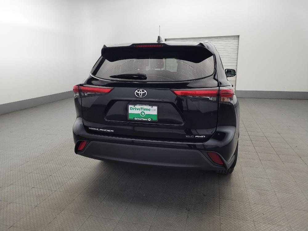 used 2021 Toyota Highlander car, priced at $26,795