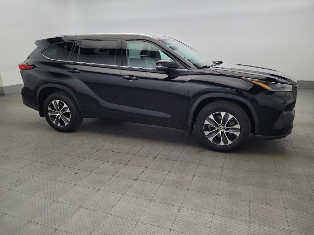 used 2021 Toyota Highlander car, priced at $26,795