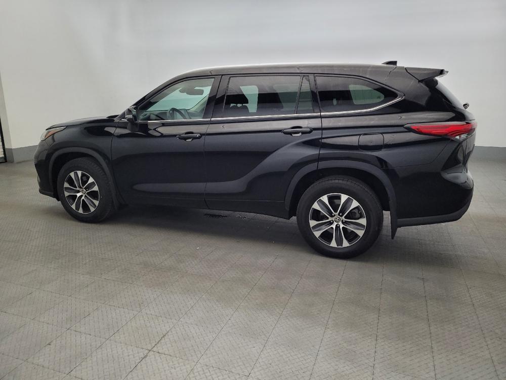 used 2021 Toyota Highlander car, priced at $26,795