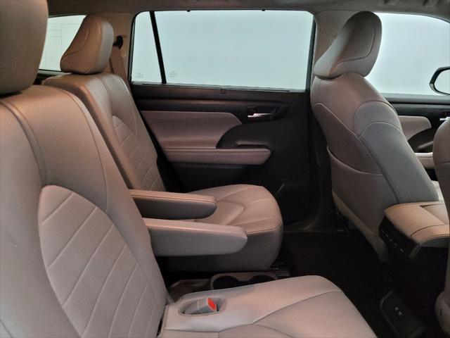 used 2020 Toyota Highlander car, priced at $26,695