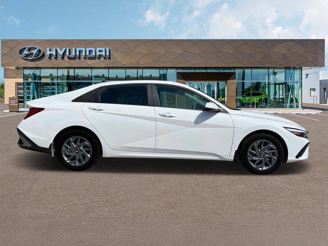 new 2025 Hyundai ELANTRA HEV car