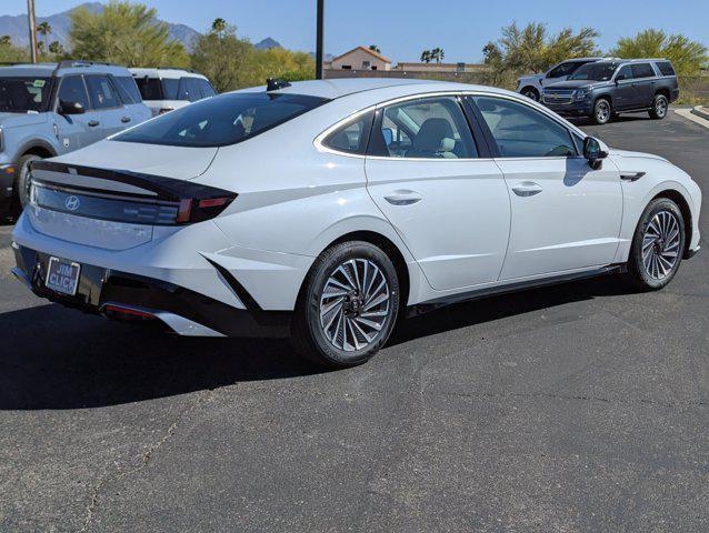 new 2025 Hyundai Sonata Hybrid car