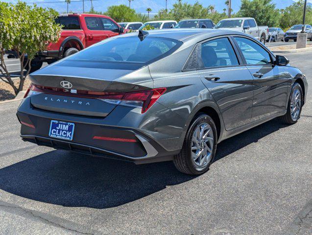 new 2024 Hyundai Elantra car