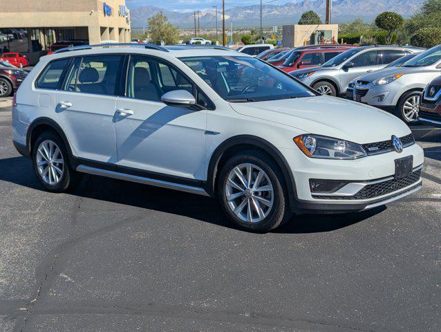 used 2017 Volkswagen Golf Alltrack car