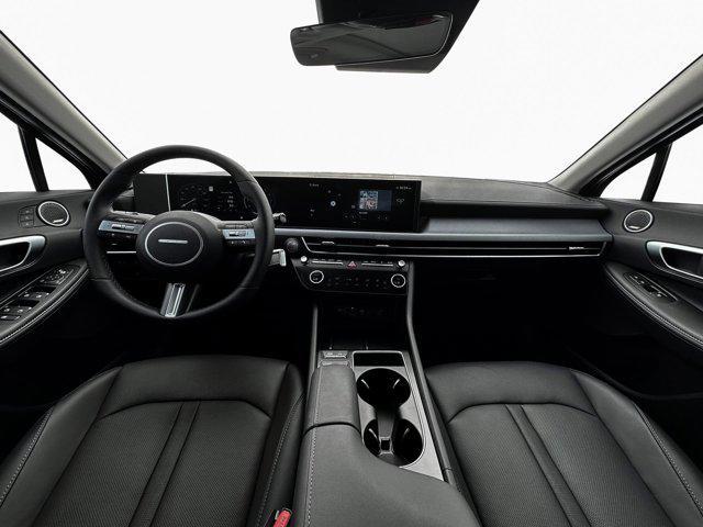 new 2025 Hyundai Sonata Hybrid car