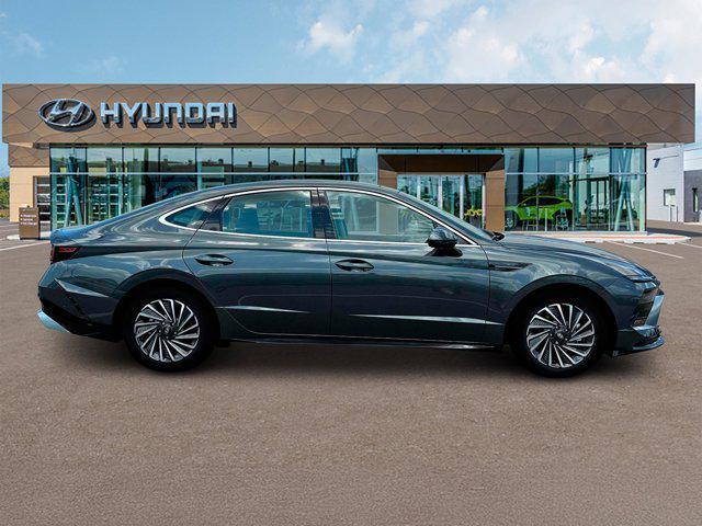 new 2025 Hyundai Sonata Hybrid car