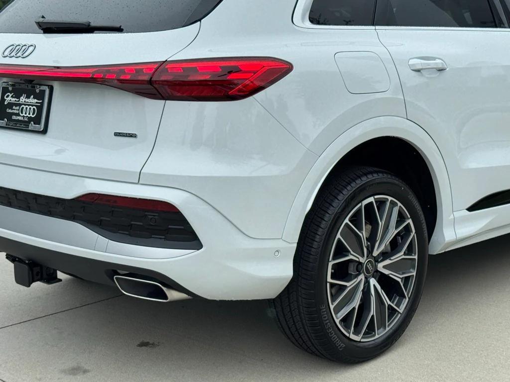 new 2025 Audi Q5 car, priced at $59,472