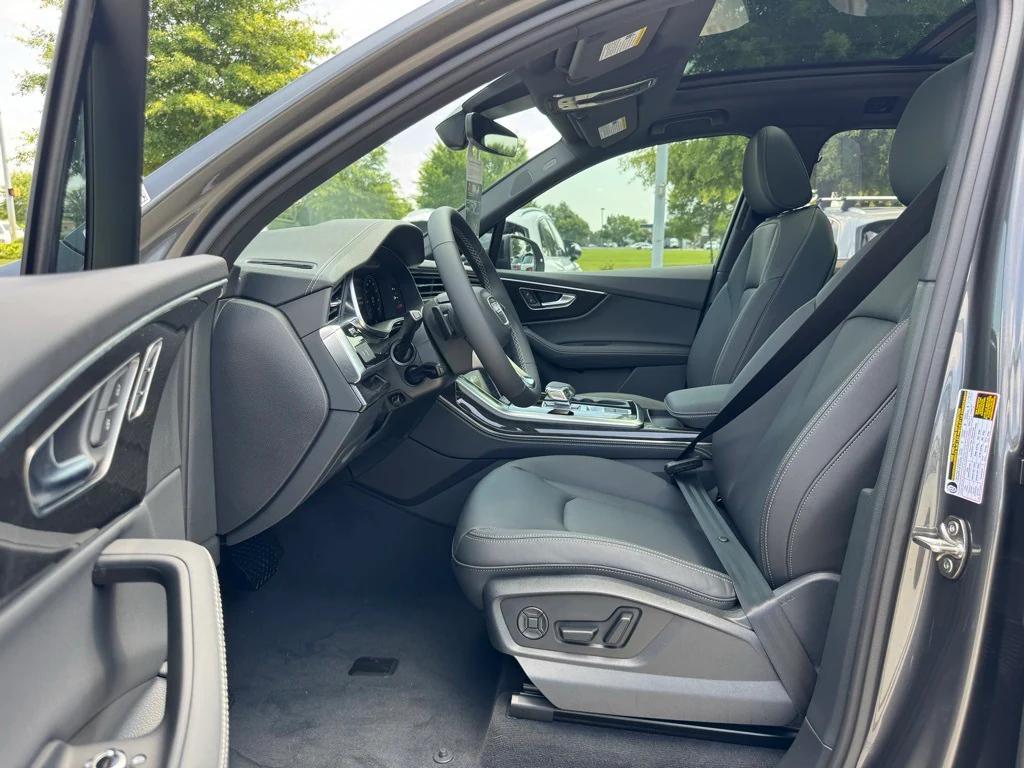 new 2025 Audi Q7 car, priced at $72,250