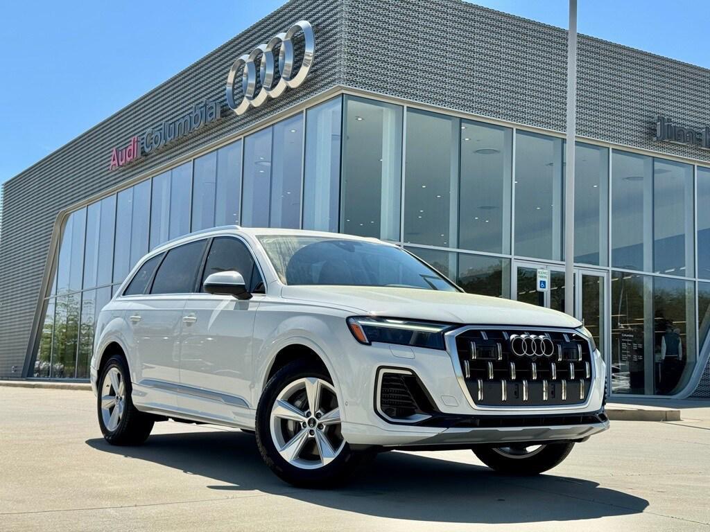 new 2025 Audi Q7 car, priced at $64,800