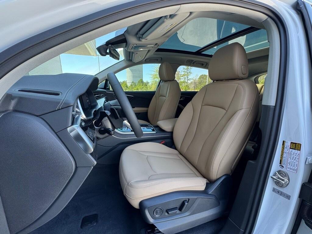 new 2025 Audi Q7 car, priced at $64,800
