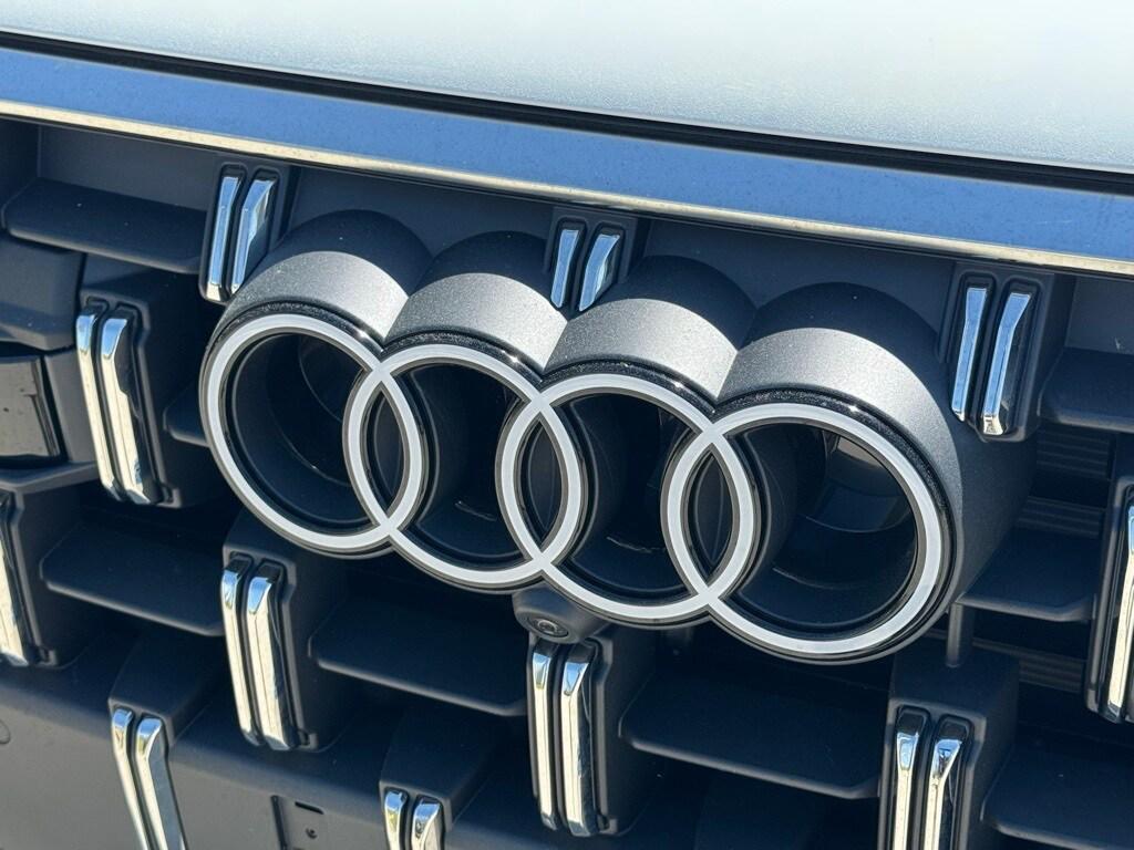 new 2025 Audi Q7 car, priced at $64,800