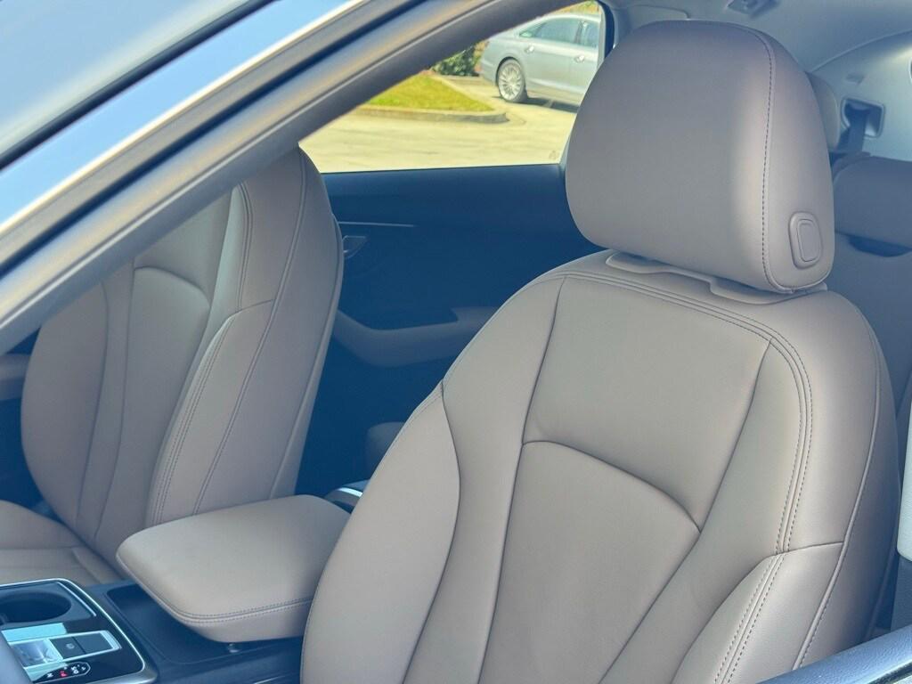new 2025 Audi Q7 car, priced at $64,800