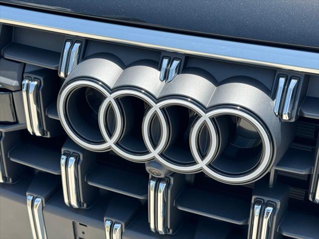 new 2025 Audi Q7 car, priced at $70,850