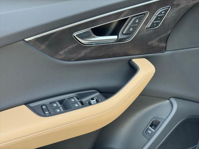 new 2025 Audi Q7 car, priced at $70,850