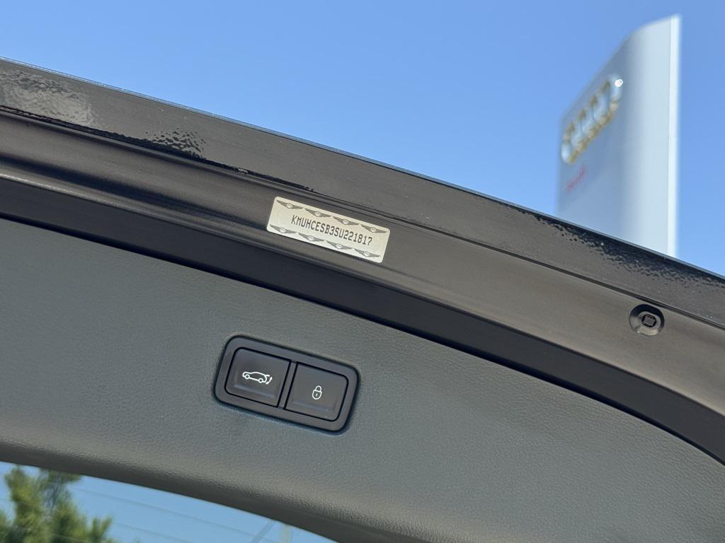 used 2025 Genesis GV80 car, priced at $57,998