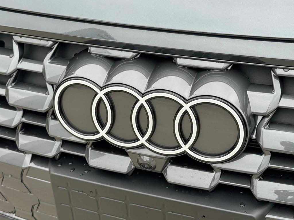 new 2025 Audi Q5 car, priced at $59,472