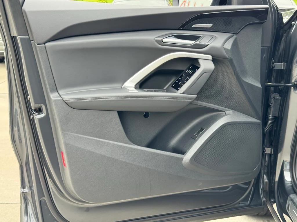 new 2025 Audi Q5 car, priced at $59,472