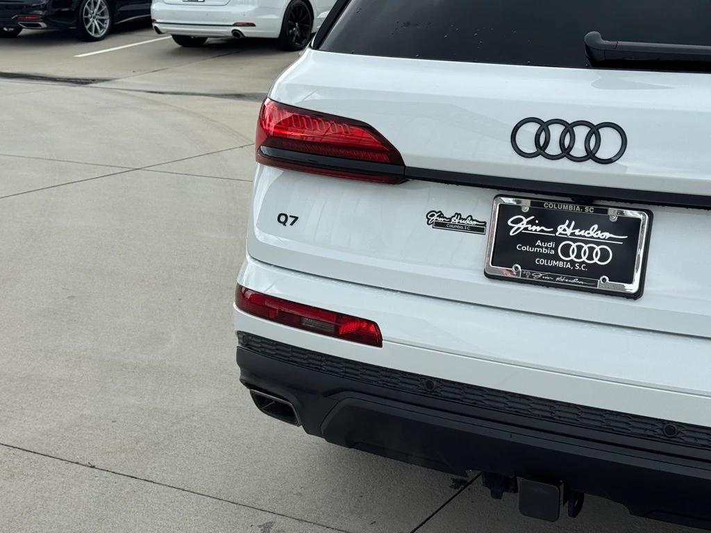 new 2025 Audi Q7 car, priced at $79,605