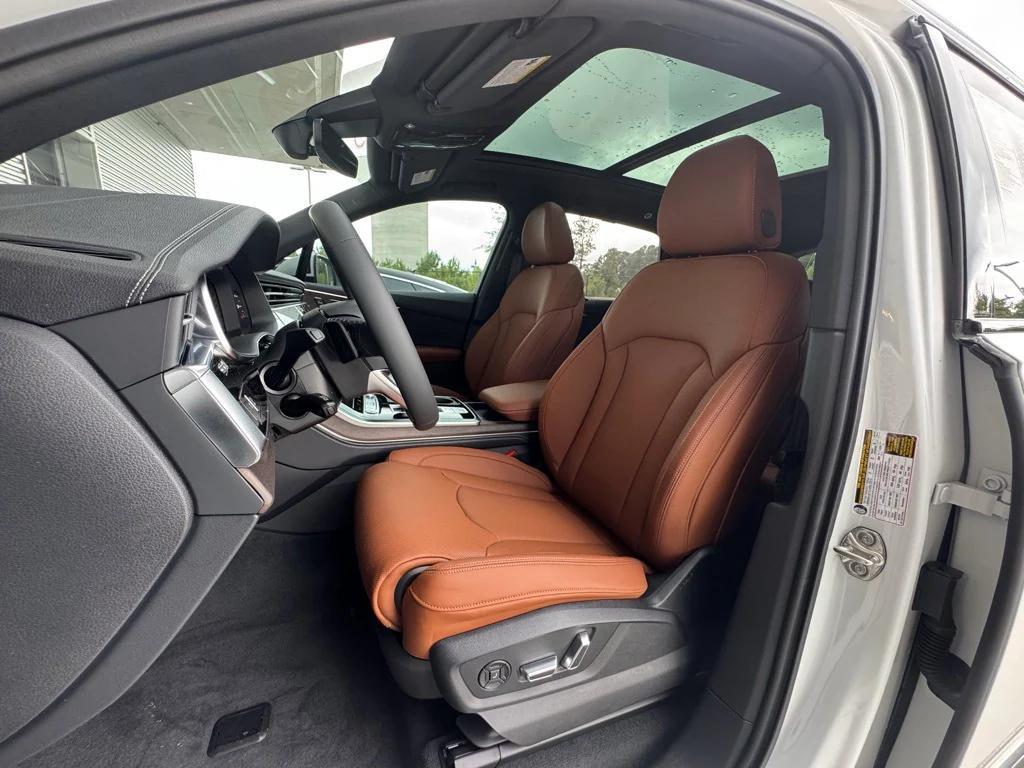 new 2025 Audi Q7 car, priced at $79,605