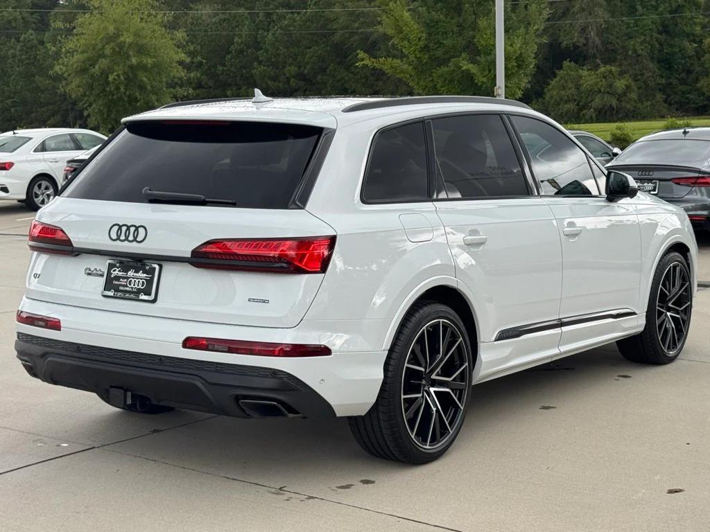 new 2025 Audi Q7 car, priced at $79,605